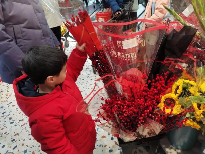 女人梦见给女同学买花是什么吉凶预兆？