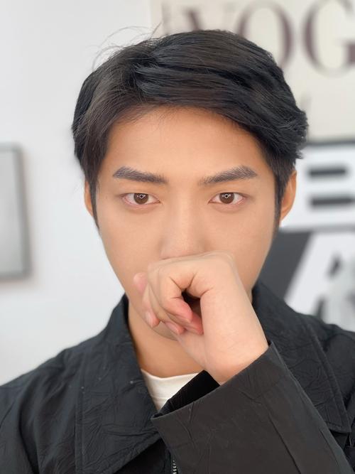 浓眉毛的男人是不是更有魅力呢？