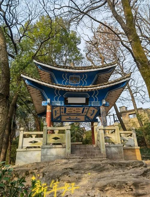 墓地旁建亭子有何风水寓意？