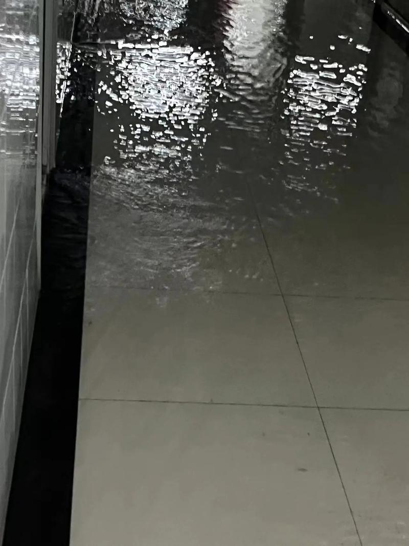 家里水管爆裂的梦境预示着什么好运即将来临？