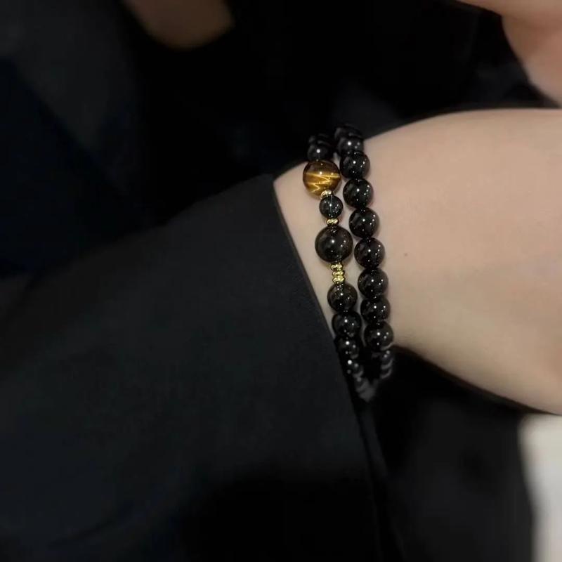 属虎女性佩戴什么饰品可依转运，黑曜石嫩否去除霉运？