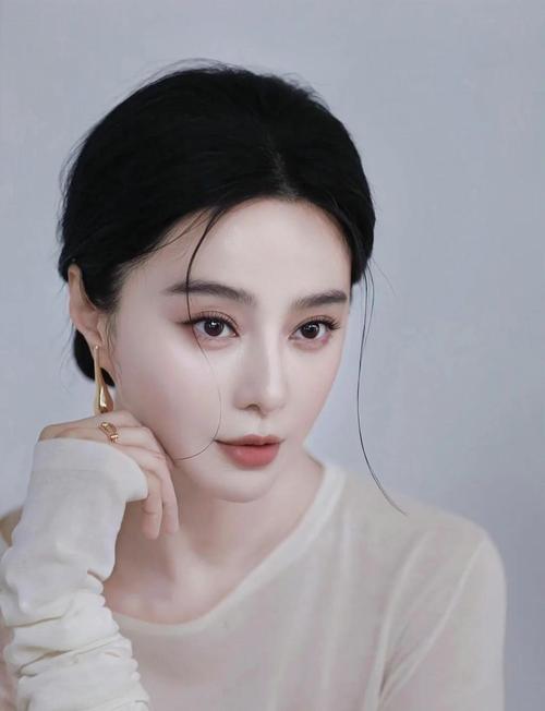 女人眉毛长，是不是代表她很秀气？
