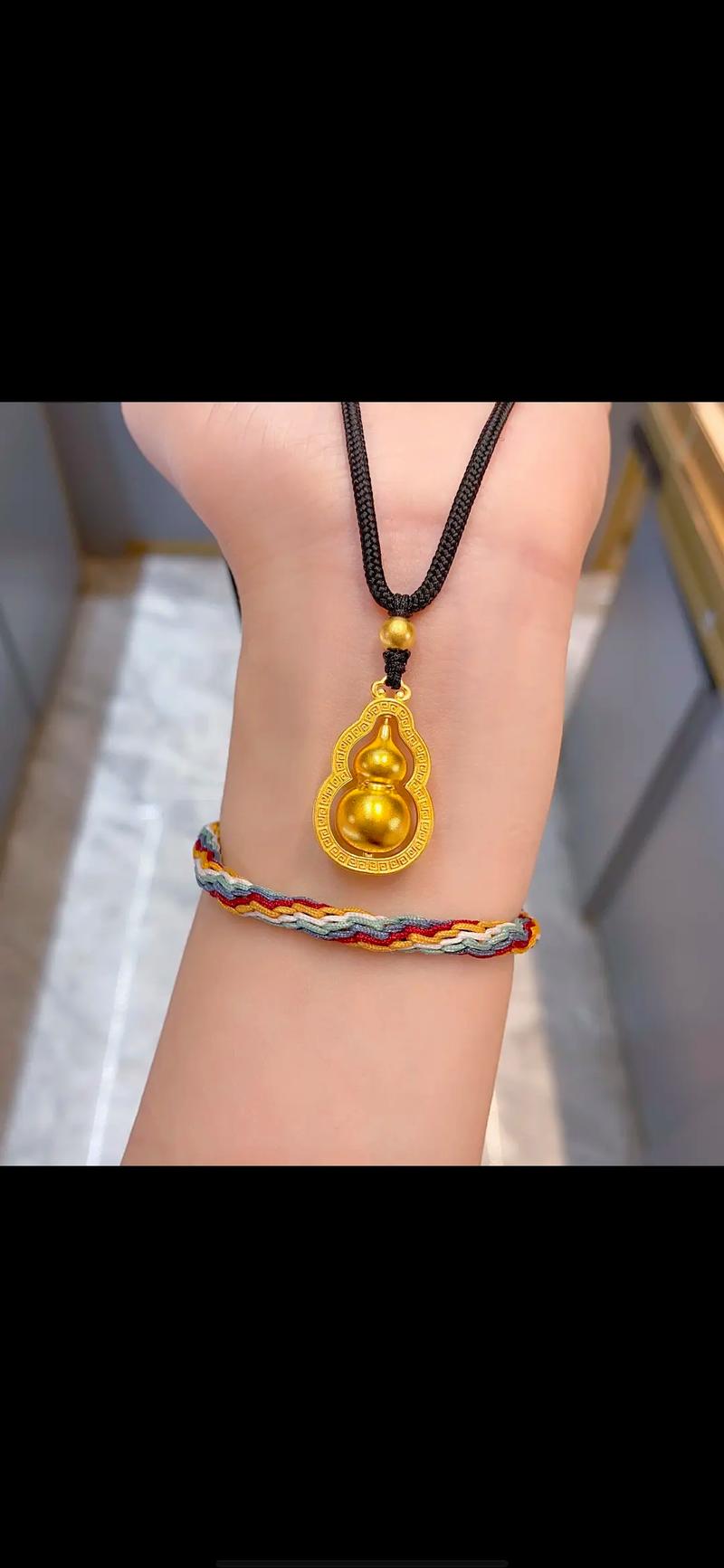 葫芦吊坠有什么特别的寓意或象征意义？
