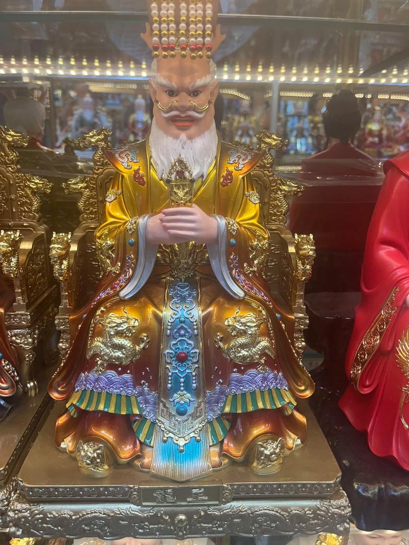四海龙王的母亲究竟是谁？龙母与四海龙王之间有何特殊关系？