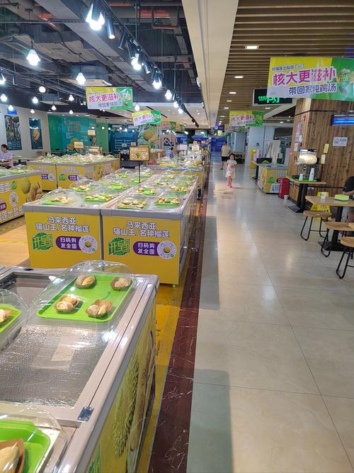 这家生意兴隆的生鲜店，有没有什么特色食材推荐？