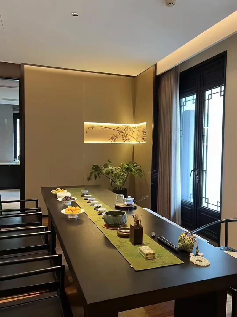 请问能否为中式装修茶楼四间包房各取一个寓意美好的四个字名字？