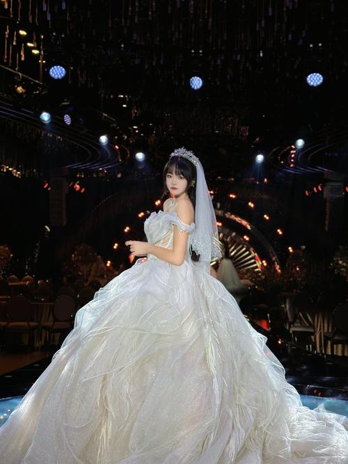 梦见自己穿婚纱结婚为什么会这么开心？这预示着什么？