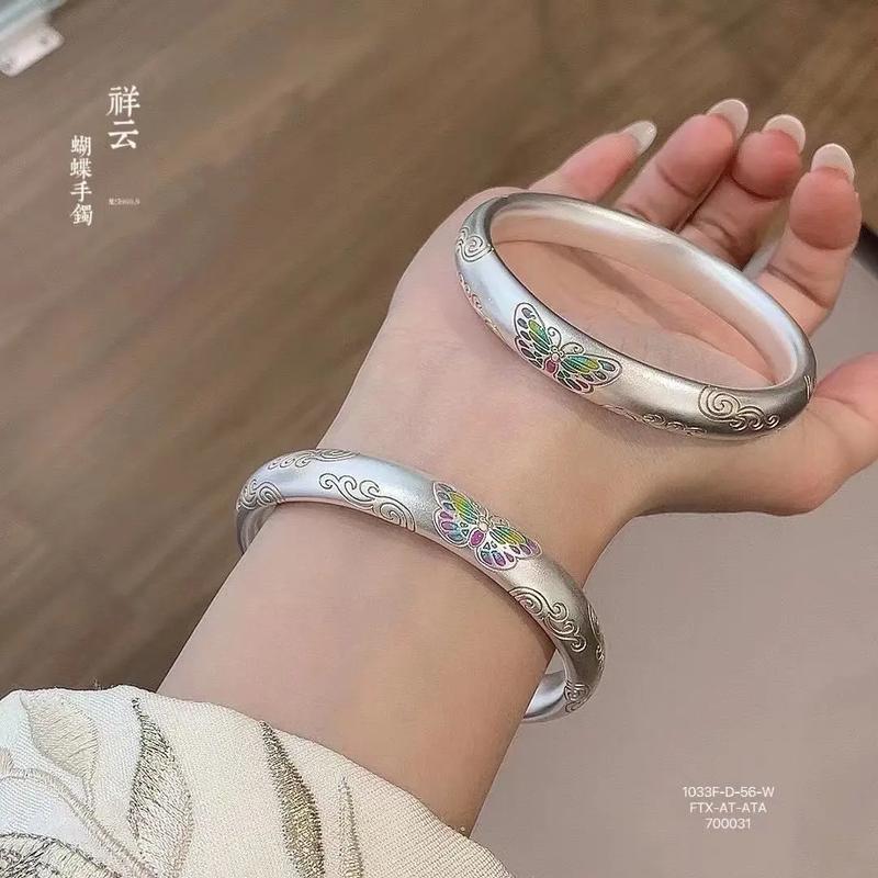 哪些属相的人不适合佩戴银手镯？