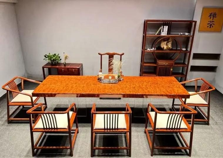 请问能否为中式装修茶楼四间包房各取一个寓意美好的四个字名字？