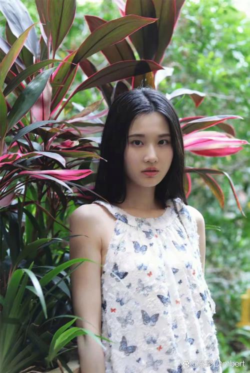 长得显小是一种什么体验，外表显小的女生是怎样的感受？