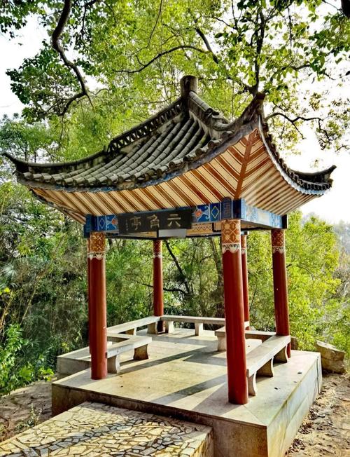 墓地旁建亭子有何风水寓意？