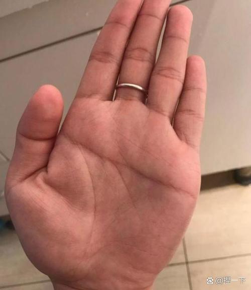 断掌手相看命运好坏，断掌人的命运究竟如何？