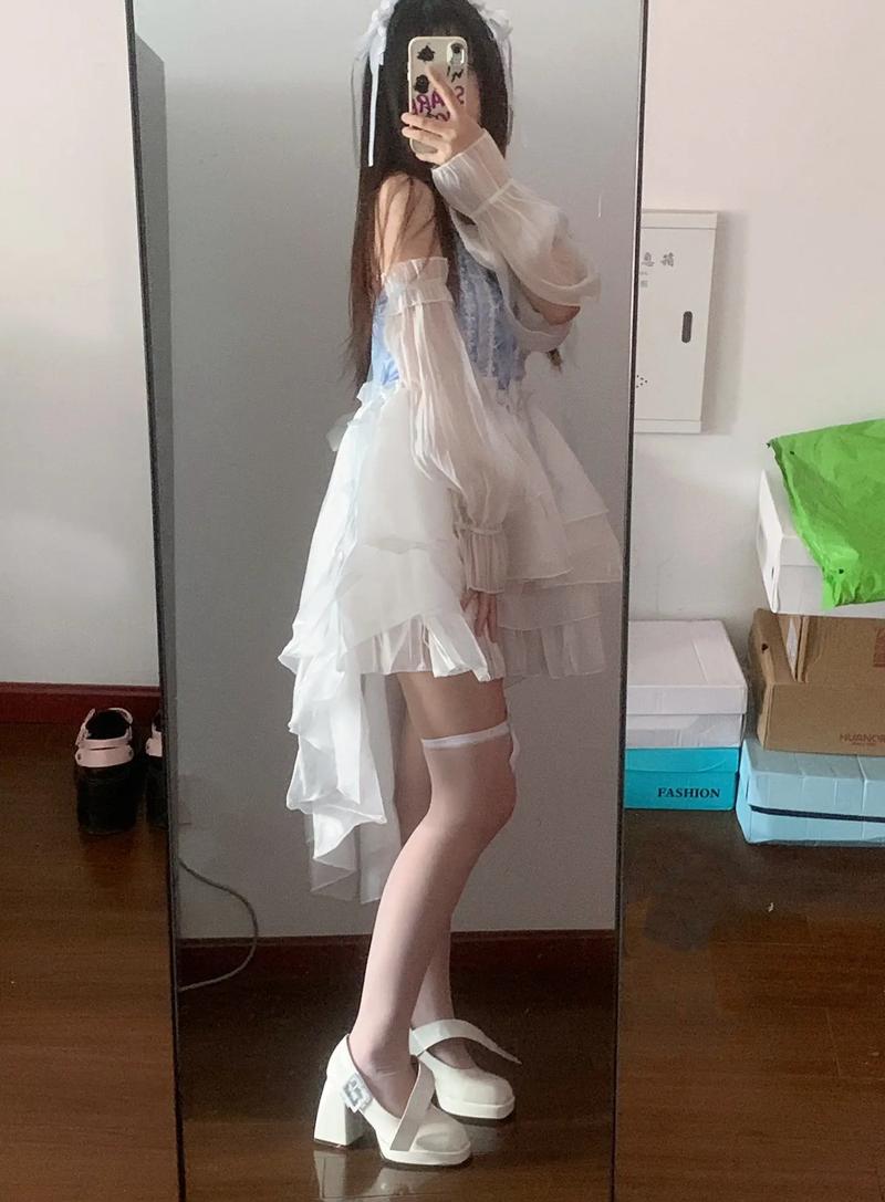 白羊座女生适合穿哪种随和甜美的裙子？