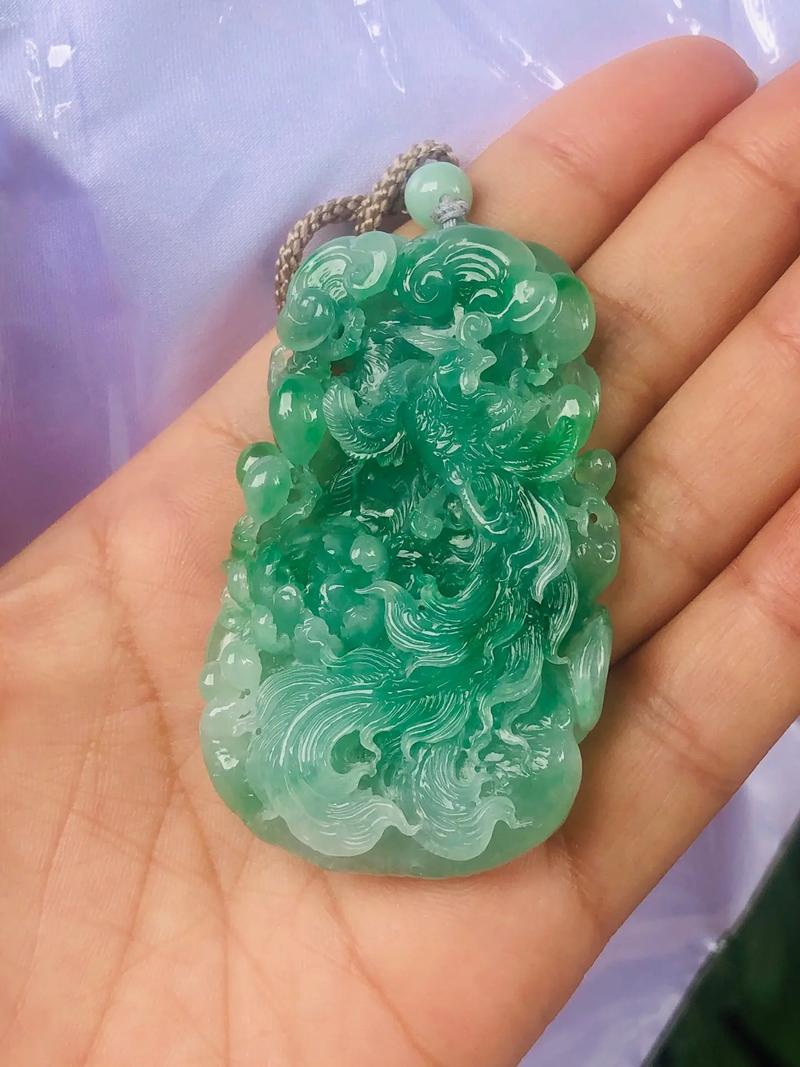 翡翠花开富贵挂件有什么特别的寓意吗？