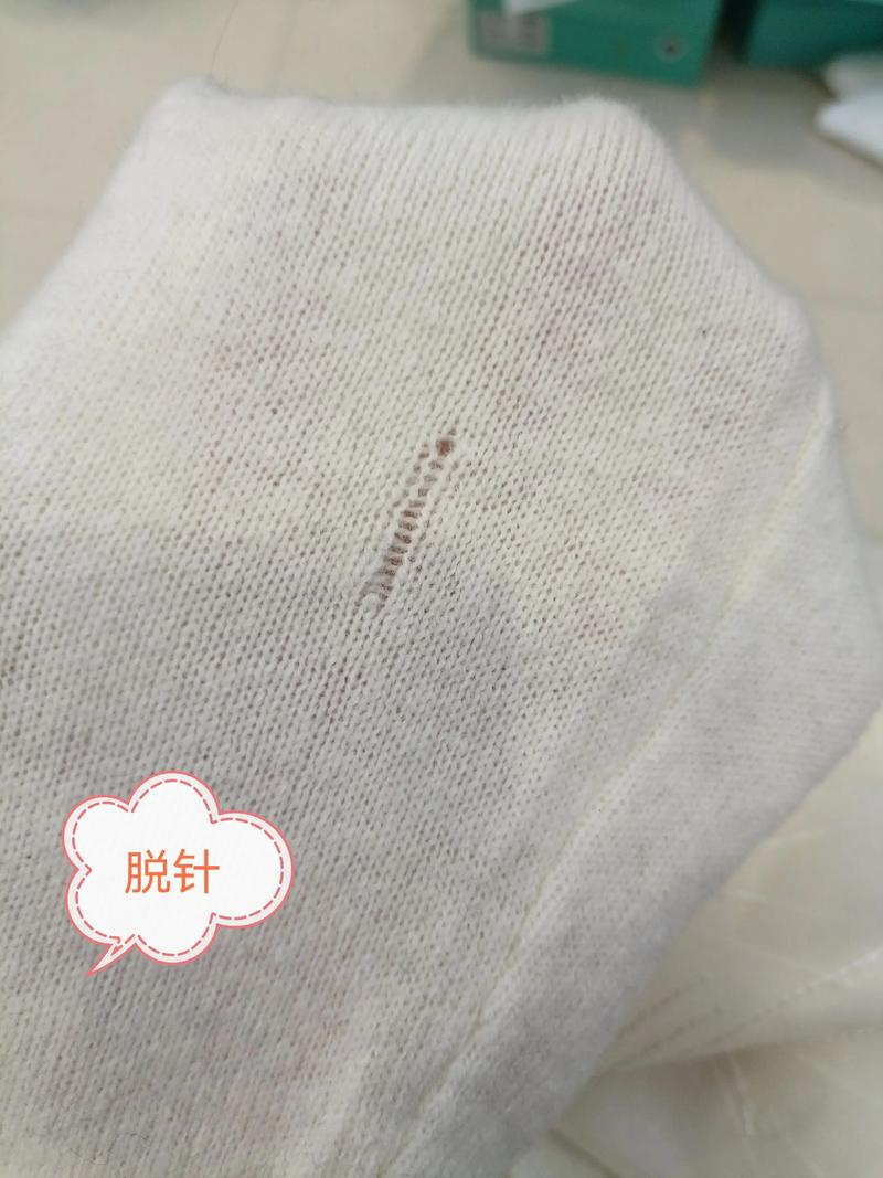 梦见织毛衣时漏了许多针，这究竟预示着什么含义呢？