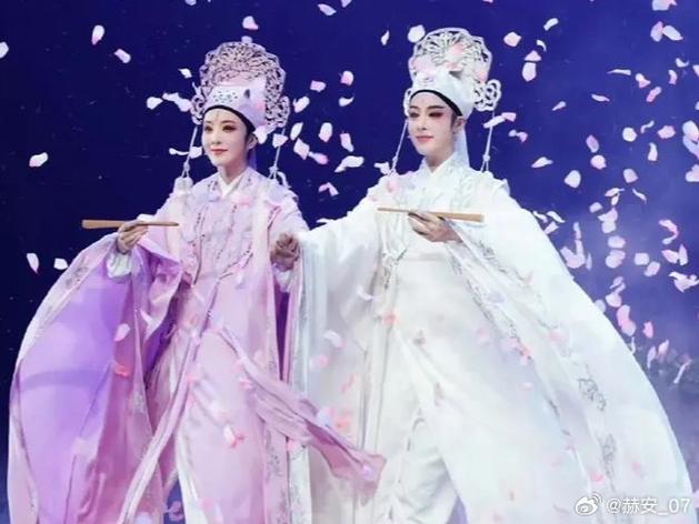 梦见扮演花脸唱戏的吉凶预兆是什么？