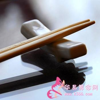 梦见红筷子有什么特殊含义或象征？周公解梦中的解释是什么？
