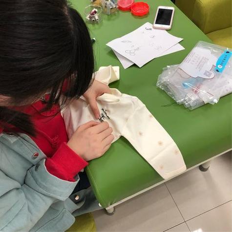 梦见缝衣服扣子预示着什么有什么特殊含义？