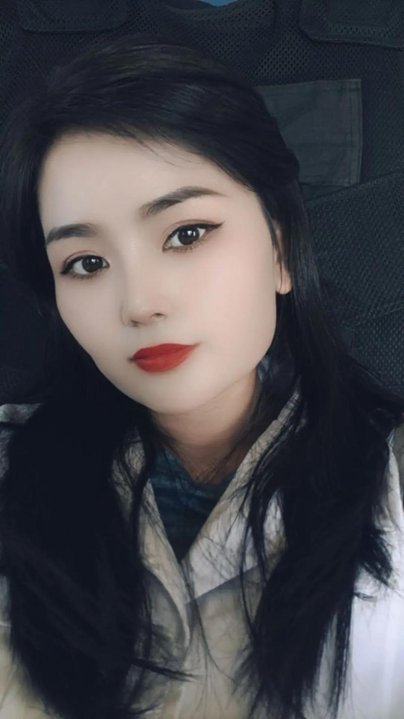 面相冷漠温柔的人为何显得如此温柔？
