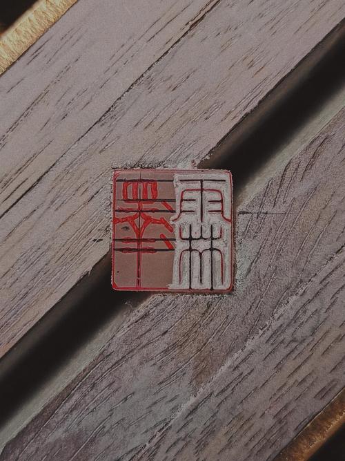 属鸡的泽霖这个名字中，泽霖是什么含义呢？
