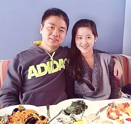 刘强东有几个孩子，是和哪几个女人生的？
