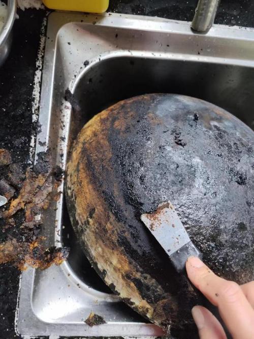 以婚女人梦见锅破了一块，这寓意着什么？