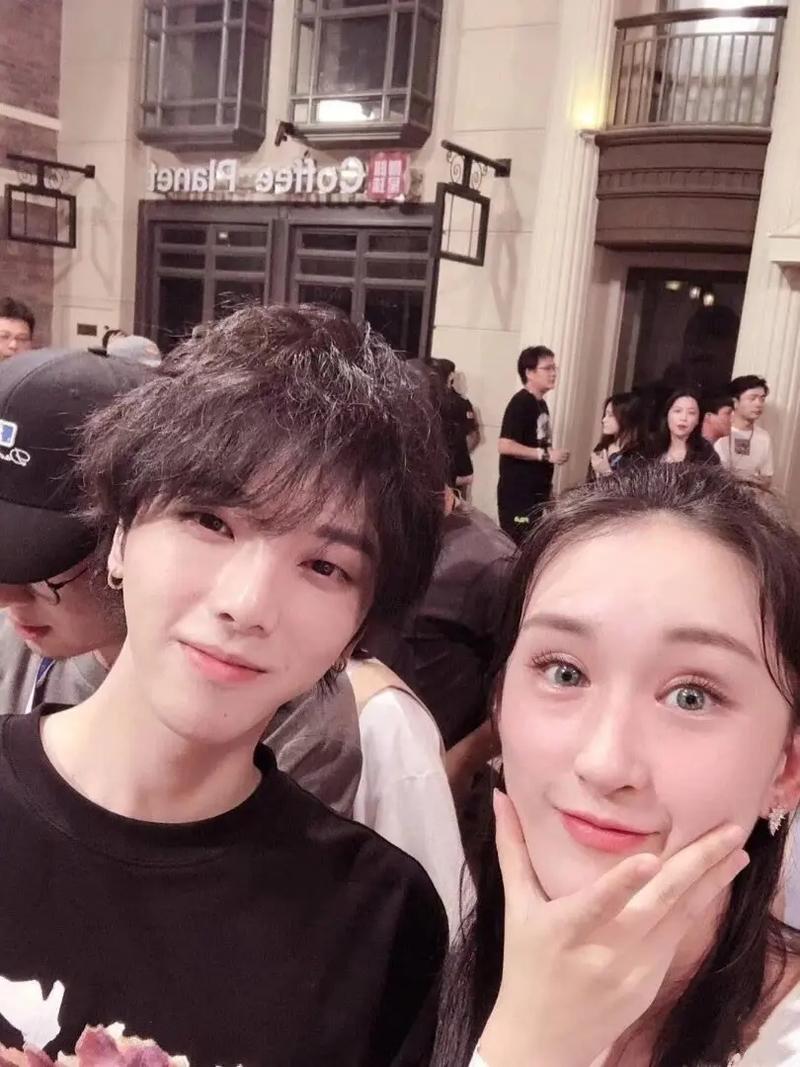 华晨宇的女朋友是谁？他真的有交往对象了吗？