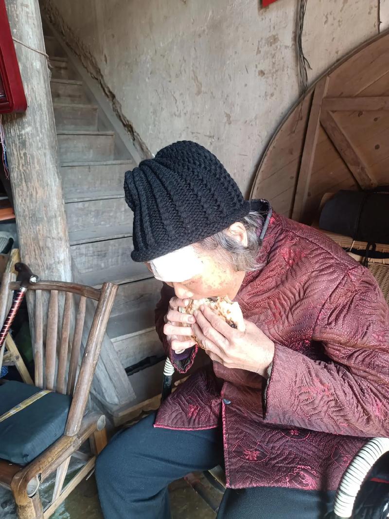 梦见长辈受伤流血或老人摔倒流血是什么不祥的预兆？