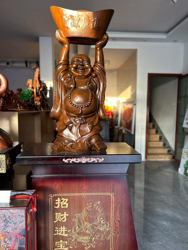 家里摆放弥勒佛风水摆件有哪些具体好处和深层寓意？