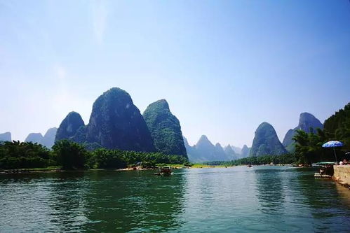 桂林米粉：细腻滑润， 味道鲜美（加点辣椒酱就更好玩）