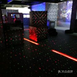 激情夜色：菲芘酒吧