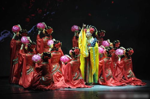 2. 花鼓灯文化底蕴广场：灯光与音乐共舞的奇幻时空