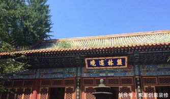 走进寺院，那一瞬间的震撼是怎么回事？