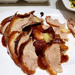 22四季家福烤鸭中餐厅：鸭肉香醇， 汤品鲜美