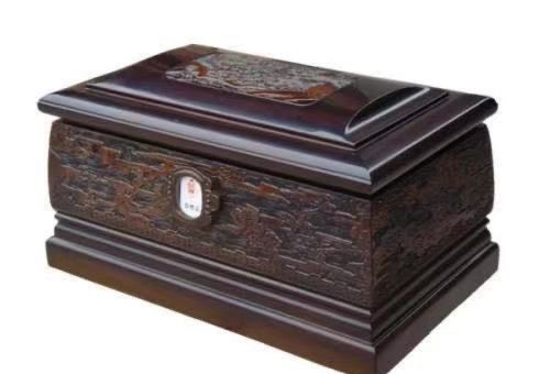 骨灰盒要包得像粽子