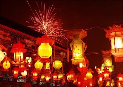 吃元宵：团圆的象征