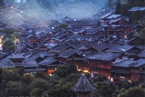 第五章：夜幕降临—灯火与阴影交织