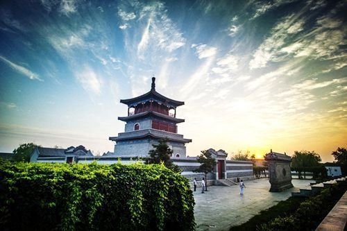 独特之处：更多民族交融与天然景观共同生存
