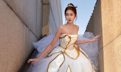 鹿晗关晓彤八字和婚纱照高清图片都有吗？