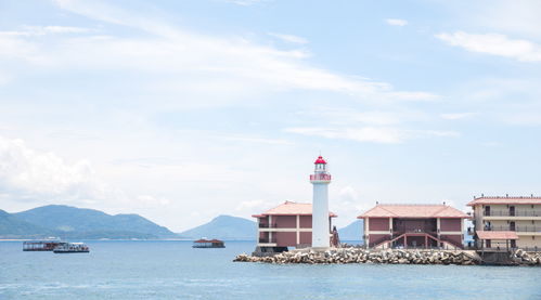 海鲜盛宴：肠胃的极限挑战