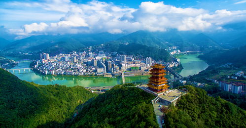 一、 随意打开古村的大门——石板路上的碎碎念