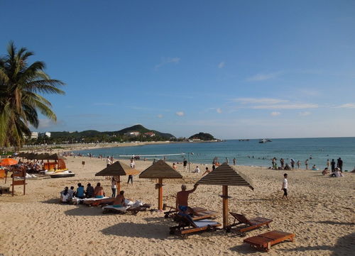 海口：假日海滩？梗像假日拥堵