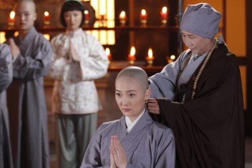 五枚师太究竟是怎样离奇的丧命？（别问我，我也不了解）