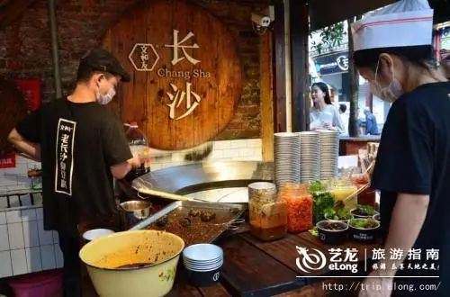 奶脆棒：甜而不腻， 却有一种莫名其妙的“塑料感”