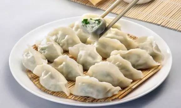 鲅鱼水饺：皮薄馅较大
