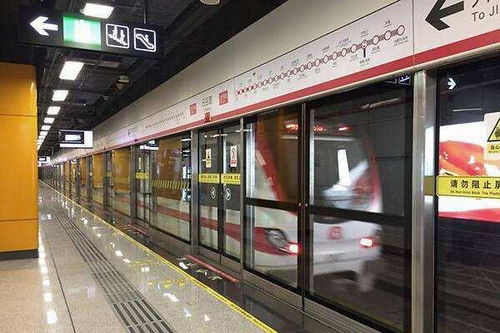一、 河汉地铁：城区脉搏里的崭新节拍