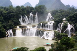 德天瀑布：跨国界的壮丽奇观（顺带点小抱怨）