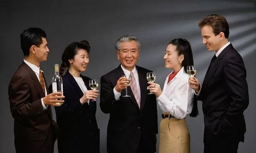 职场饭局潜规则：不会这个你就废了！