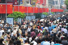 五一的疯狂前奏：凌晨的西湖边