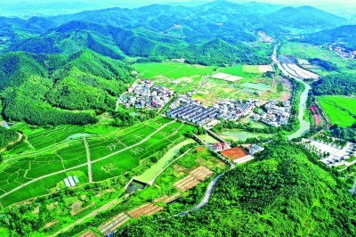 第一天：鞍山——铁锈味与古镇的混沌交响